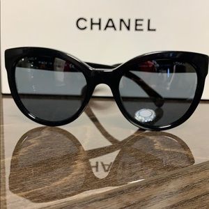 CHANEL 5315 c.501/26 Black Sunglasses